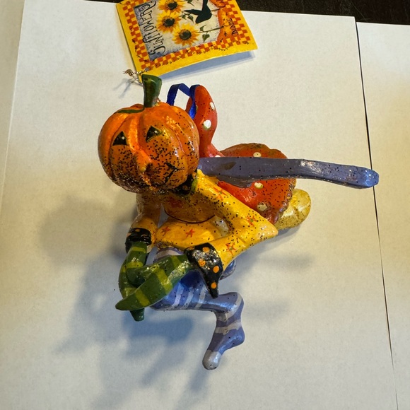 HOUSE OF HATTEN DENISE CALLA SUNFLOWERS HALLOWEEN.  Three Flying Pumpkins. Rare! - Picture 12 of 16